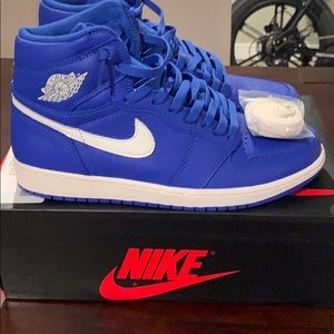 Air Jordan 1 “Hyper Royal size 11
